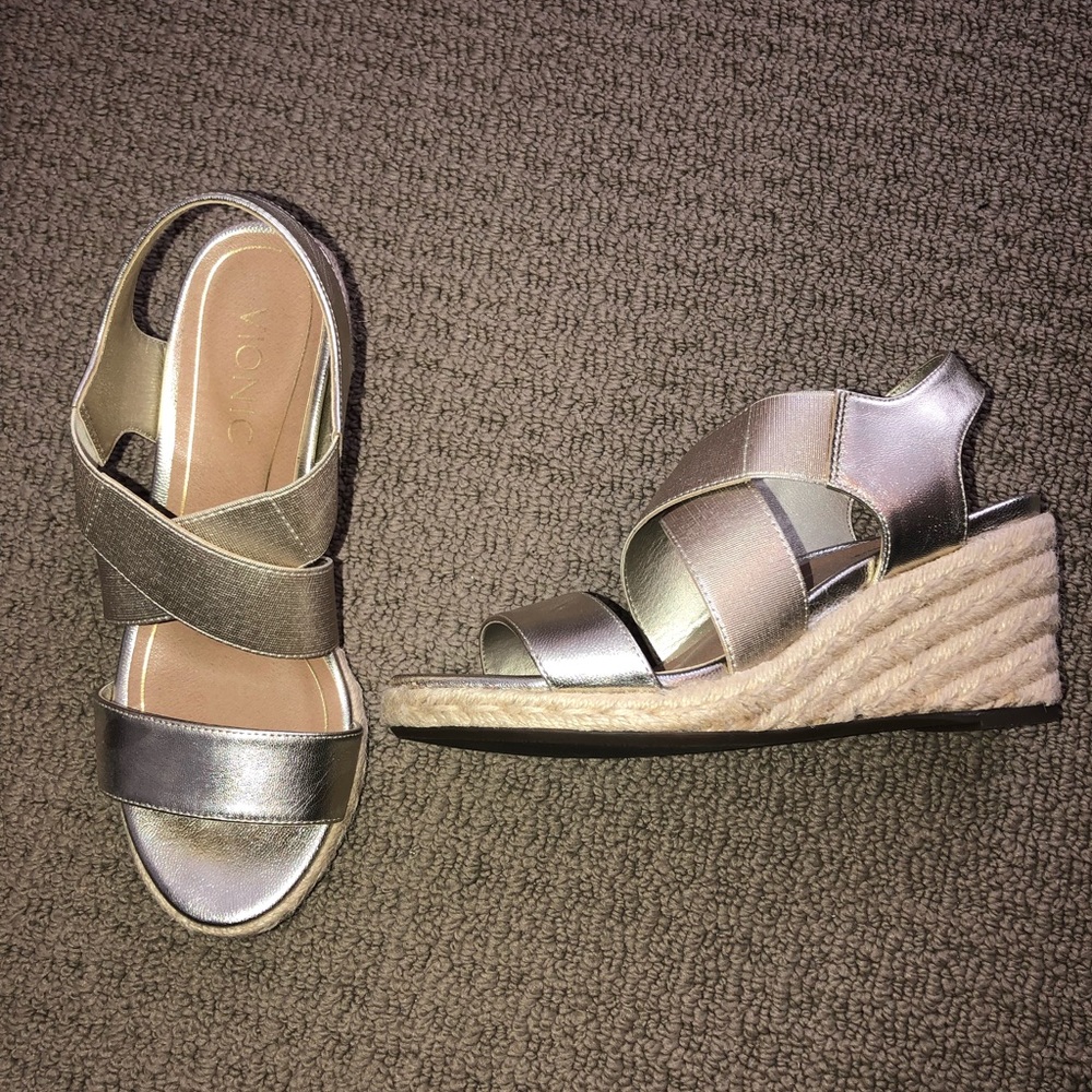 Vionic Wedge
